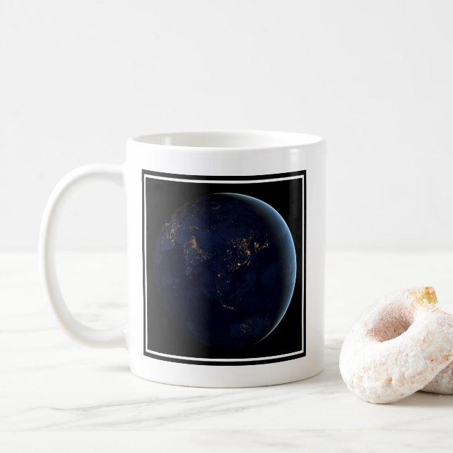 Taza De Café La ciudad de la Tierra se ilumina de noche en Asia (Con donut)