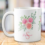 Taza De Café La dama de honor personalizada<br><div class="desc">Esta taza de bonito está decorada con un ramo acuático de rosas y follaje en tonos rosa, coral y verde. Un regalo perfecto para las damas de honor, la dama de honor, etc. Utilice la opción Personalizar adicional para cambiar el tamaño, estilo o color del texto si lo desea. Porque...</div>