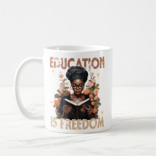 Taza De Café La educación es la libertad de los libros de profe