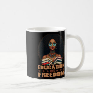 Taza De Café La educación es la libertad los libros de profesor