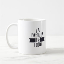 La familia es todo mug