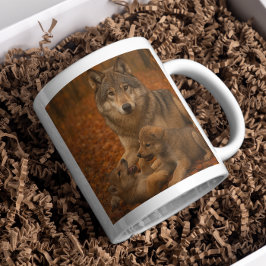 Taza De Café La familia Lobo de Otoño juega a los pinos en el b
