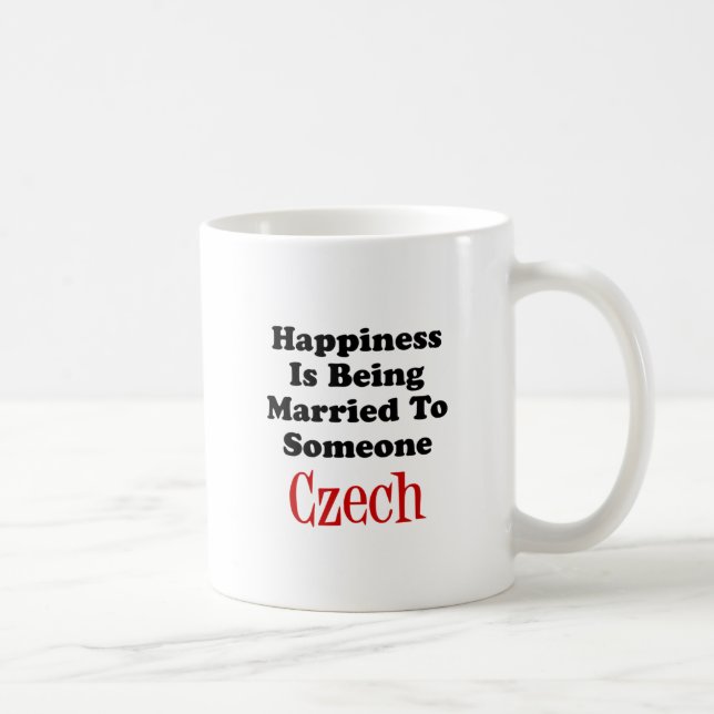 Taza De Café La Felicidad Está Siendo Casada Con Alguien Checo (Derecha)
