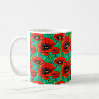 Taza De Café La flor de la amapola florece en verano verde y si