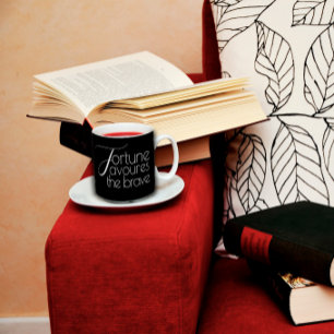 Taza De Café La fortuna afirmativa favorece al negro valiente