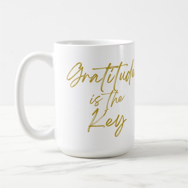 Taza De Café "La gratitud es la clave" Café Mug de 15 oz (Izquierda)