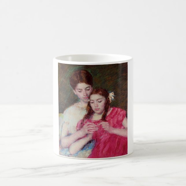 Taza De Café La lección de Crochet (dos hermanas) (Centro)