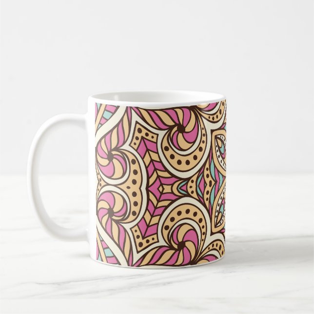 Taza De Café La mano vieja dibuja el patrón islámico (Izquierda)