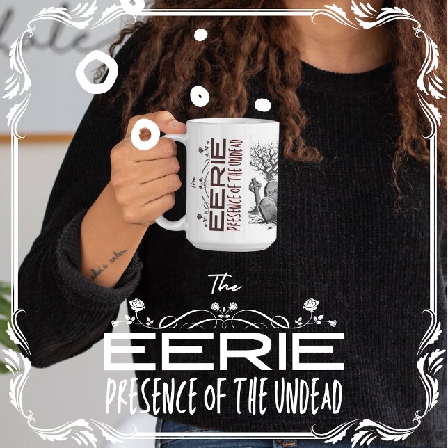 Taza De Café La misteriosa presencia de los no muertos (The Eerie Presence of the Undead cover from The Beekeeper Store)