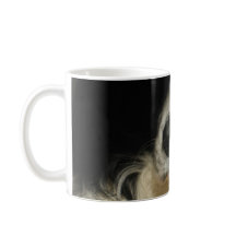 La nariz del perro se acerca