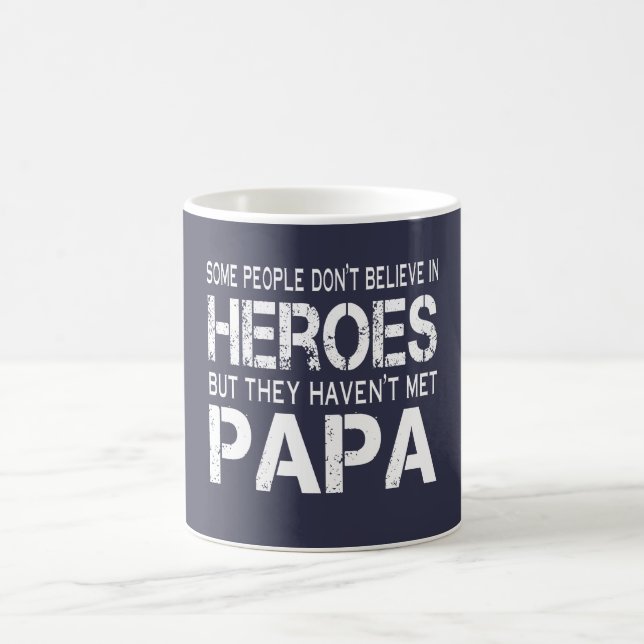 TAZA DE CAFÉ LA PAPÁ ES MI HÉROE (Centro)