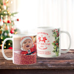 Taza De Café La primera Navidad de un bebé florido con eleganci<br><div class="desc">Celebra la primera Navidad de tu bebé cada mañana con un toque de elegancia y alegría. El primer café navideño de nuestro Photo Elegant Floral Baby es la mezcla perfecta de belleza y sentimentalidad, haciendo de cada sorbo un recordatorio de este hito especial.: Elegante diseño floral: adornado con intrincados motivos...</div>