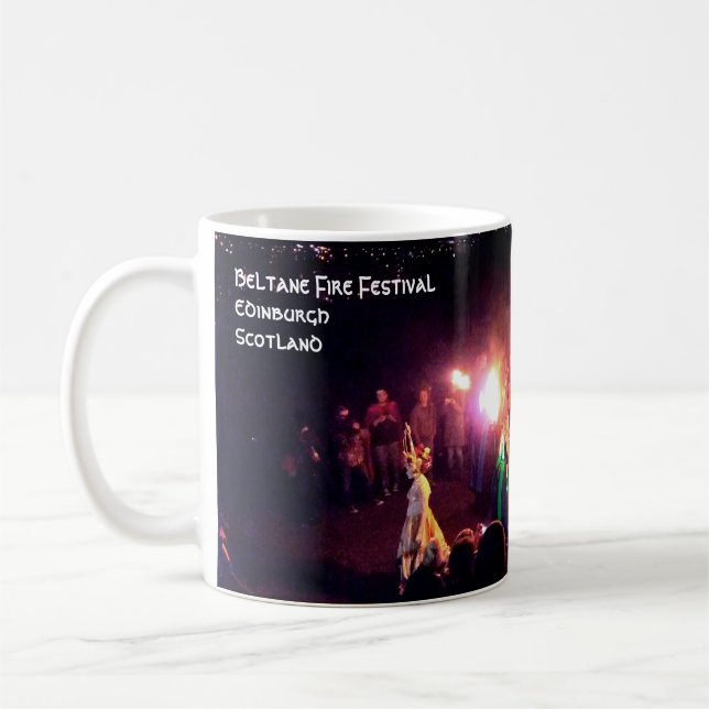 Taza De Café La procesión del Festival de Bomberos de Beltán de (Izquierda)