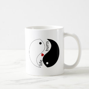 Taza De Café La vida duele, corazón y símbolo de yin-yang, cita