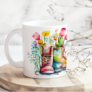 Taza De Café La vida es mejor en las botas florales del jardín
