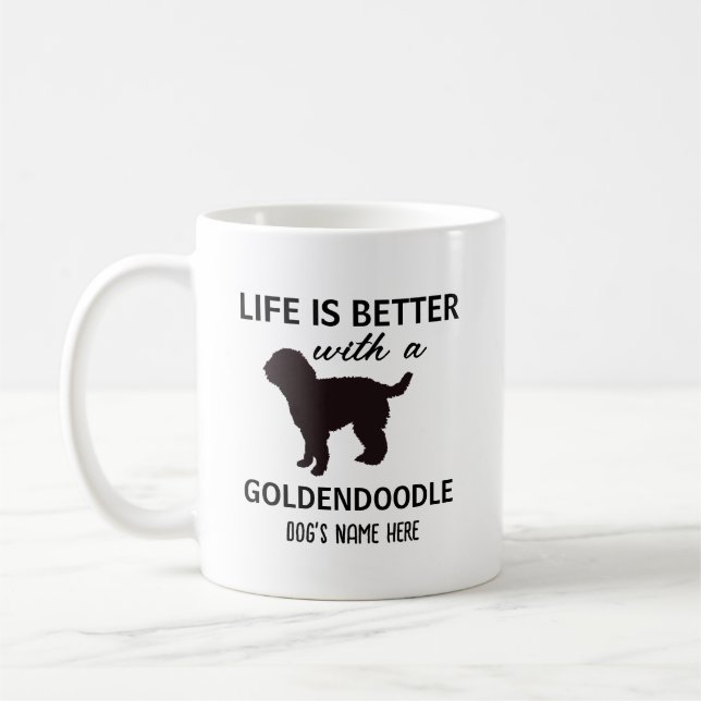 Taza De Café La vida personalizada de Goldendoodle es mejor (Izquierda)