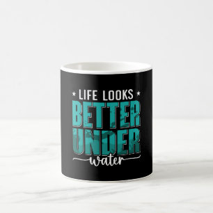 Taza De Café La vida se ve mejor bajo el agua liberadora