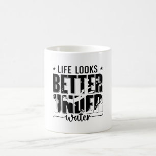 Taza De Café La Vida Se Ve Mejor Bajo El Agua Libre