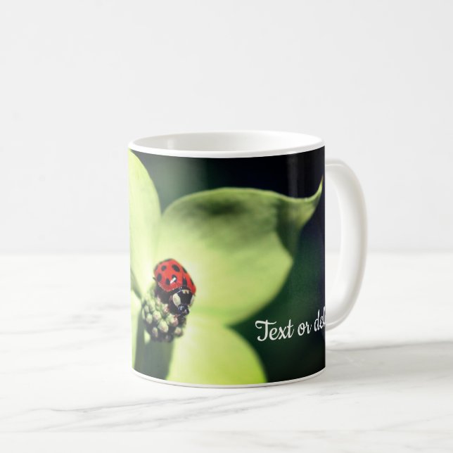 Taza De Café Ladybug En La Flor Dogwood Personalizada (Anverso derecho)