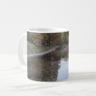 Taza De Café Lago de otoño tranquilo – Edición escandinava