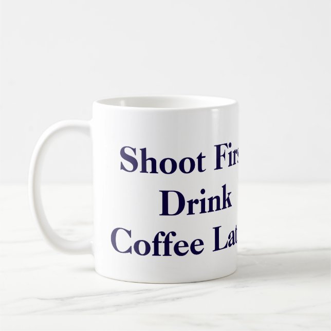 Taza De Café Lanzamiento de Carlton Lasiter el "primero" asalta (Izquierda)