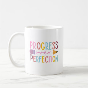 Taza De Café Lápiz de maestro Cute Progress Over Perfection