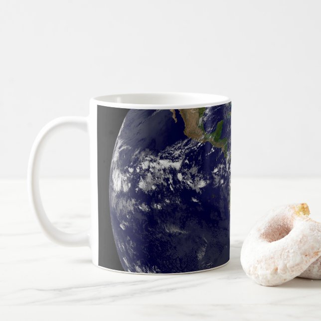 Taza De Café Las Américas en el Día de la Tierra. (Con donut)