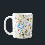 Taza De Café Las aventuras de Alicia en el nombre de un Purpuri<br><div class="desc">Las aventuras de Alicia en el País de las Maravillas,  caprichosas y mágicas,  mezclan el diseño de patrones de medios con falsos elementos purpurinas con Alicia voladora,  Conejo Blanco,  artículos de fiesta de té y más,  con un nombre de personalizable en el guión caprichoso para un regalo personalizado.</div>