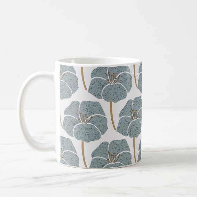 Taza De Café Las Flores De Geranio Azules Presentan Un Patrón R (Izquierda)