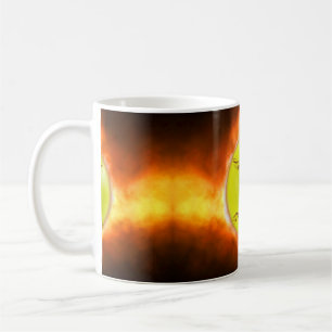 Taza De Café Las llamas de pelota blanda amarilla de SlipperyJo