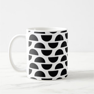 Taza De Café Las mitades negras del círculo crean una simple pa
