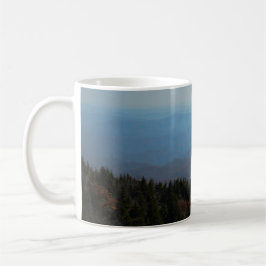 Taza De Café Las Montañas Llaman Imagen Fotográfica Escenaria