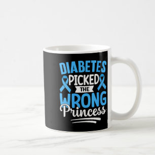 Taza De Café Las mujeres con diabetes cogieron el cuello V de l