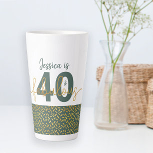 Taza De Café Latte 40 y fabuloso personalizado en verde y dorado