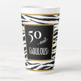 Taza De Café Latte ¡50 y FABULOUS! Filas de cebra retro 50 cumpleaños
