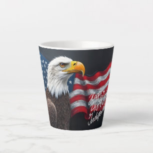 Taza De Café Latte Águila calva con bandera americana arte del 4 de j