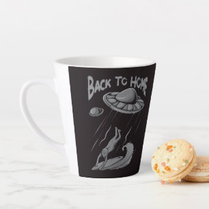 Taza De Café Latte alienígena ufo navegando en ilustracion con vuelta