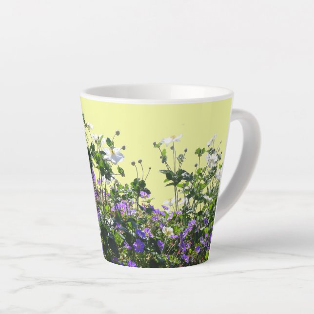 Taza De Café Latte Anemone y Geranium Cust. Amarillo Latte Mug (Ángulo derecho)