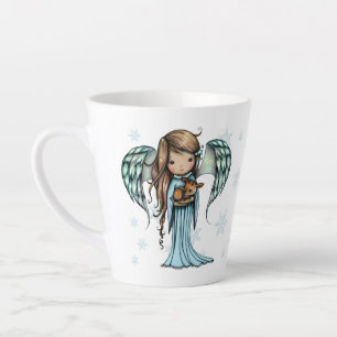 Taza De Café Latte Ángel lindo sosteniendo un cervatillo en copos de
