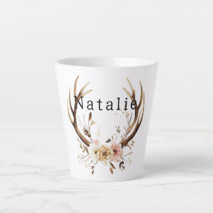 Taza De Café Latte Antillas de ciervos florales blancos personalizada
