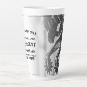 Taza De Café Latte Anuncio de jubilación con espuelas viejas