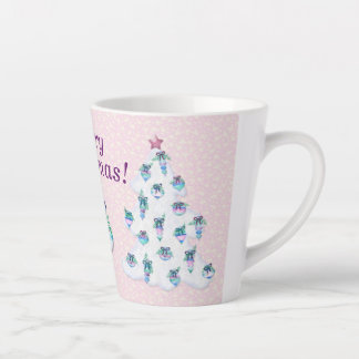 Taza De Café Latte Árbol blanco de Navidad en rosa nevado