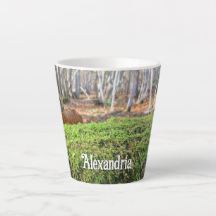 Taza De Café Latte Árbol caído en los mosquitos otoñales - Pequeño pe