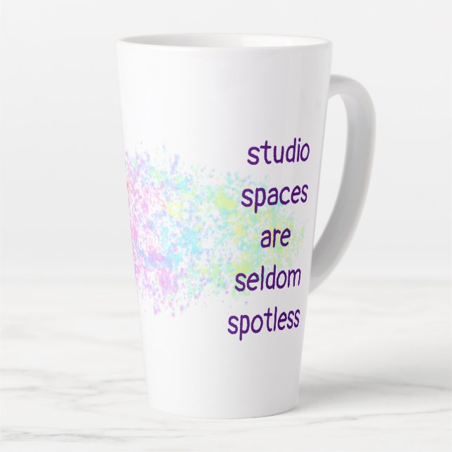 Taza De Café Latte Artista de "Studio Spaces Rara Vez Sin Spotaces" (Ángulo derecho)