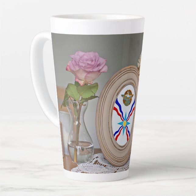 Taza De Café Latte Asiria (Ángulo izquierdo)