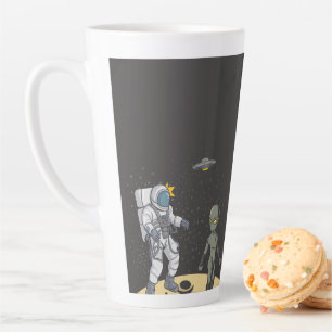 Taza De Café Latte Astronauta y extranjera