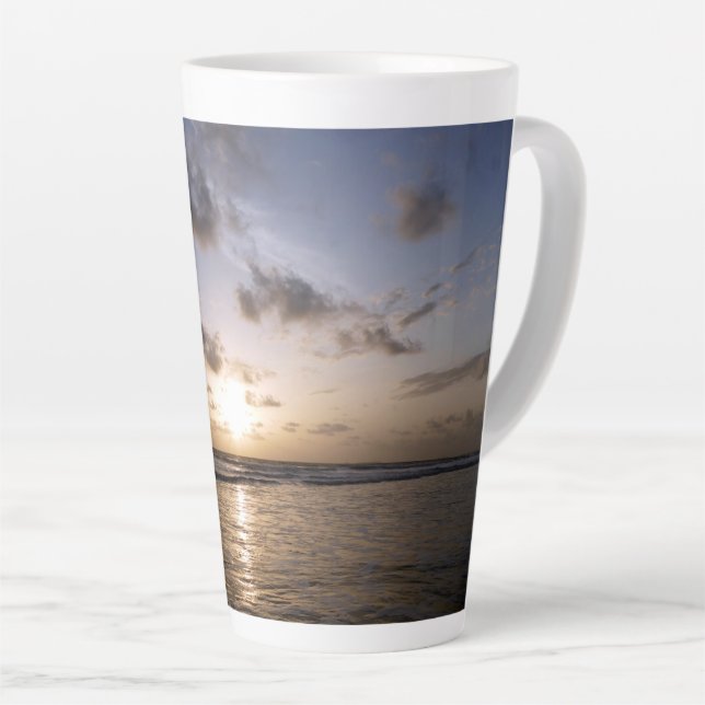 Taza De Café Latte Atardecer sobre el mar Árabe (Ángulo derecho)