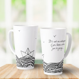 Taza De Café Latte Barco de papel con lápiz | texto motivador