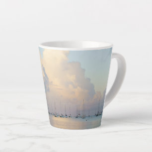 Taza De Café Latte Barcos soñadores del puerto y nubes suaves Foto co