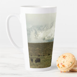 Taza De Café Latte Bison en la fotografía del parque nacional del Gra